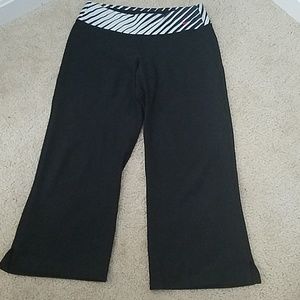 Women's Nike Fit Dry capris size small